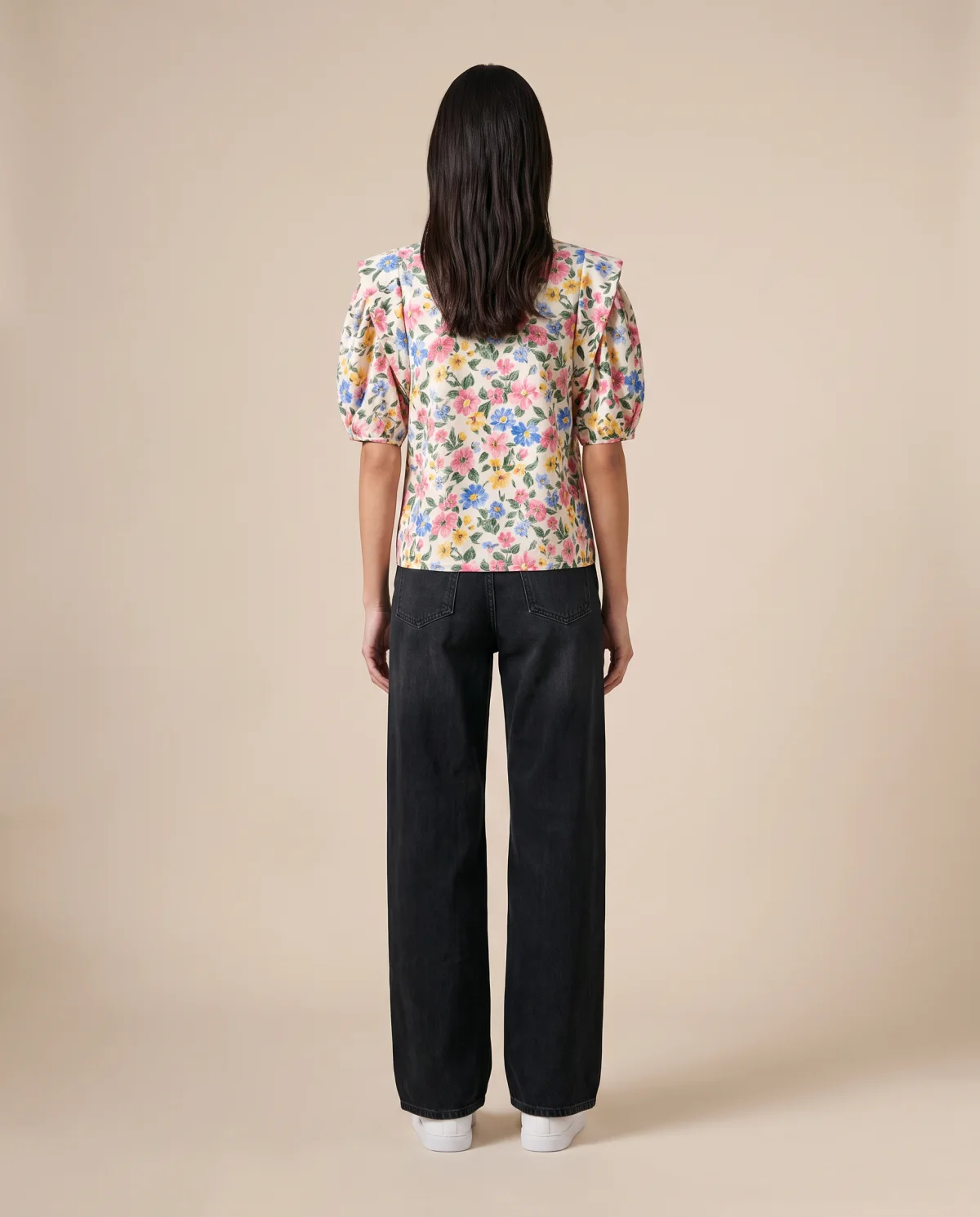 Back e-commerce view of the complete outfit
